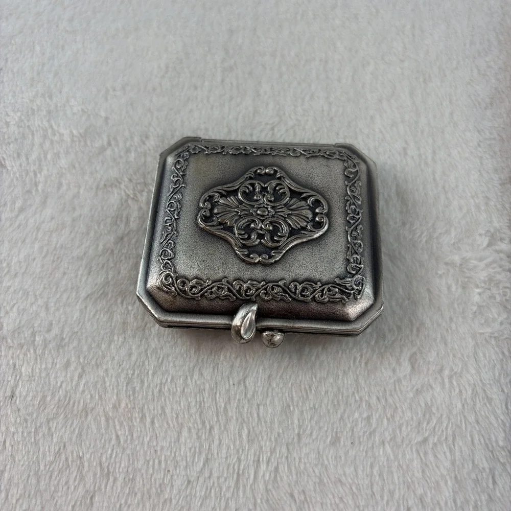 Vintage Ornate Pewter Victorian Repoussé Style Purse Makeup Vanity Accessory 80s